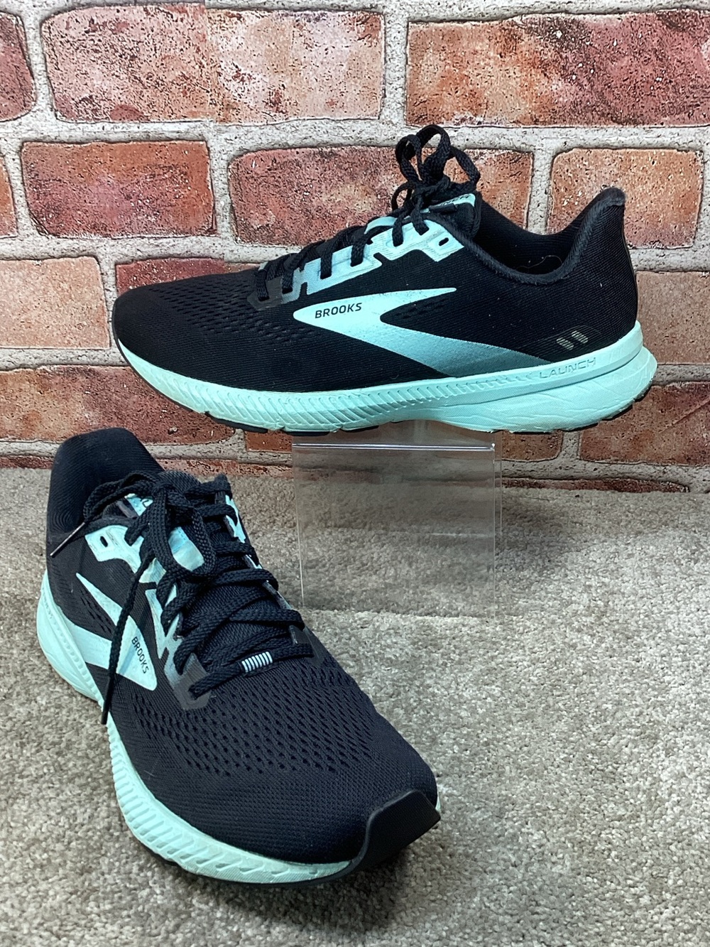 Brooks Launch 8 women’s running shoes sneakers size 9